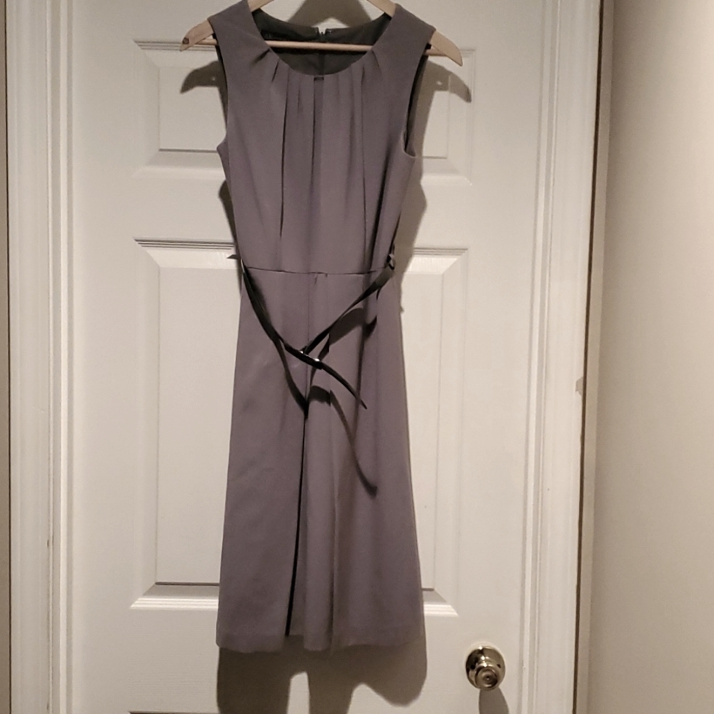ANNE KLEIN gray dress with belt, size 4